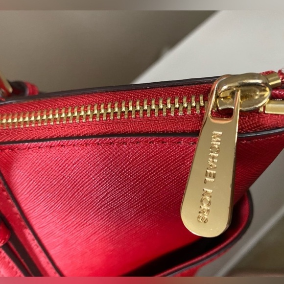 Michael Kors Jet Set Large Crossgrain Red Top-Zip Tote Bag - Picture 4 of 5